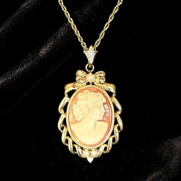 Vintage Sterling Silver Shell Cameo Pendant Necklace 925 Carved Lady Bow Pearl